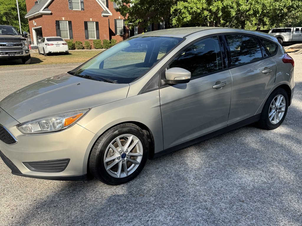 2015 Ford Focus 5 Door Hatch SE's photo