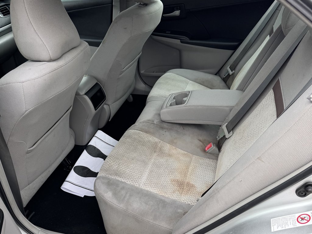 2012 Toyota Camry LE - Photo 10