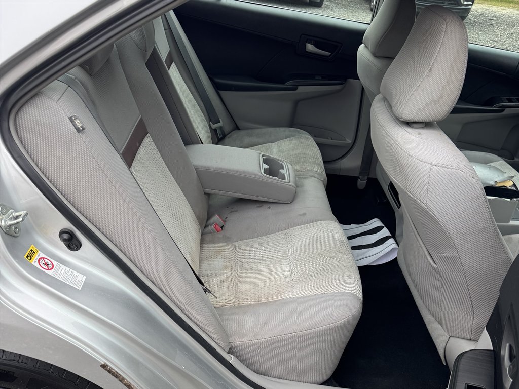 2012 Toyota Camry LE - Photo 9