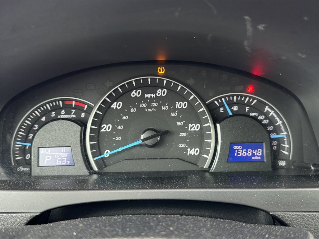 2012 Toyota Camry LE - Photo 6