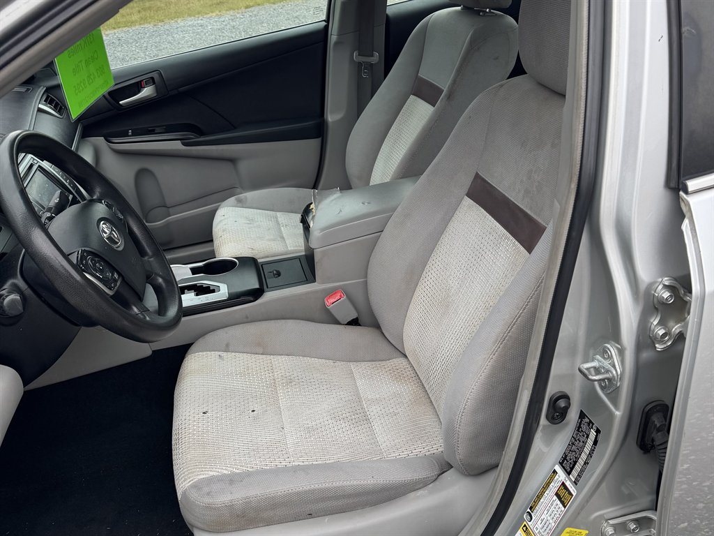 2012 Toyota Camry LE - Photo 7
